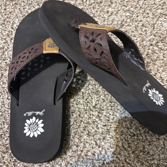 Yellow Box Shoes - Yellow Box Black and Brown Sandals